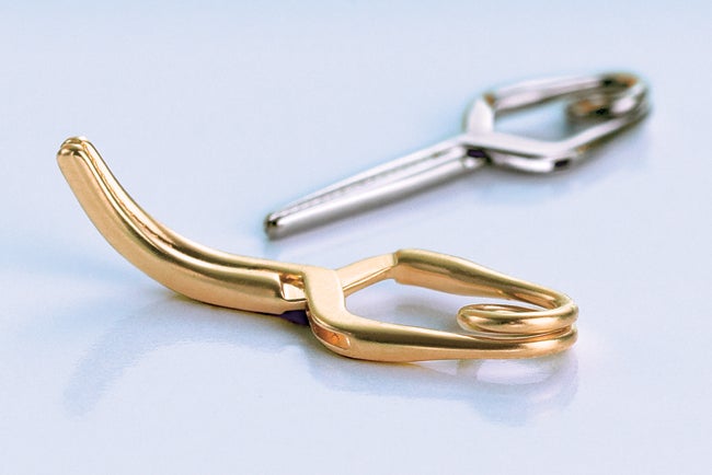 Close-up of Titanium and Phynox Aneurysm Clips