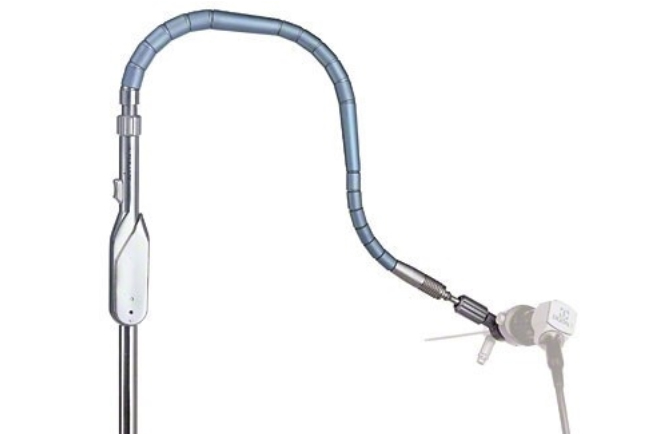 LEYLA Retractor showing flexible holding arm